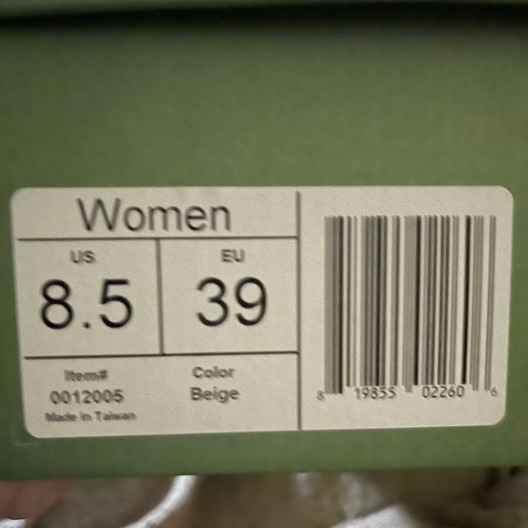 Tastemaker NWT Beige Heeled Sandals Size 8.5 - Picture 12 of 12